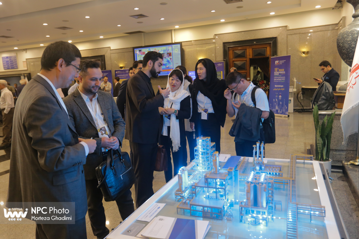 در حاشیه نخستین روز پانزدهمین همایش بین المللی صنعت پتروشیمی ایران IPF 13