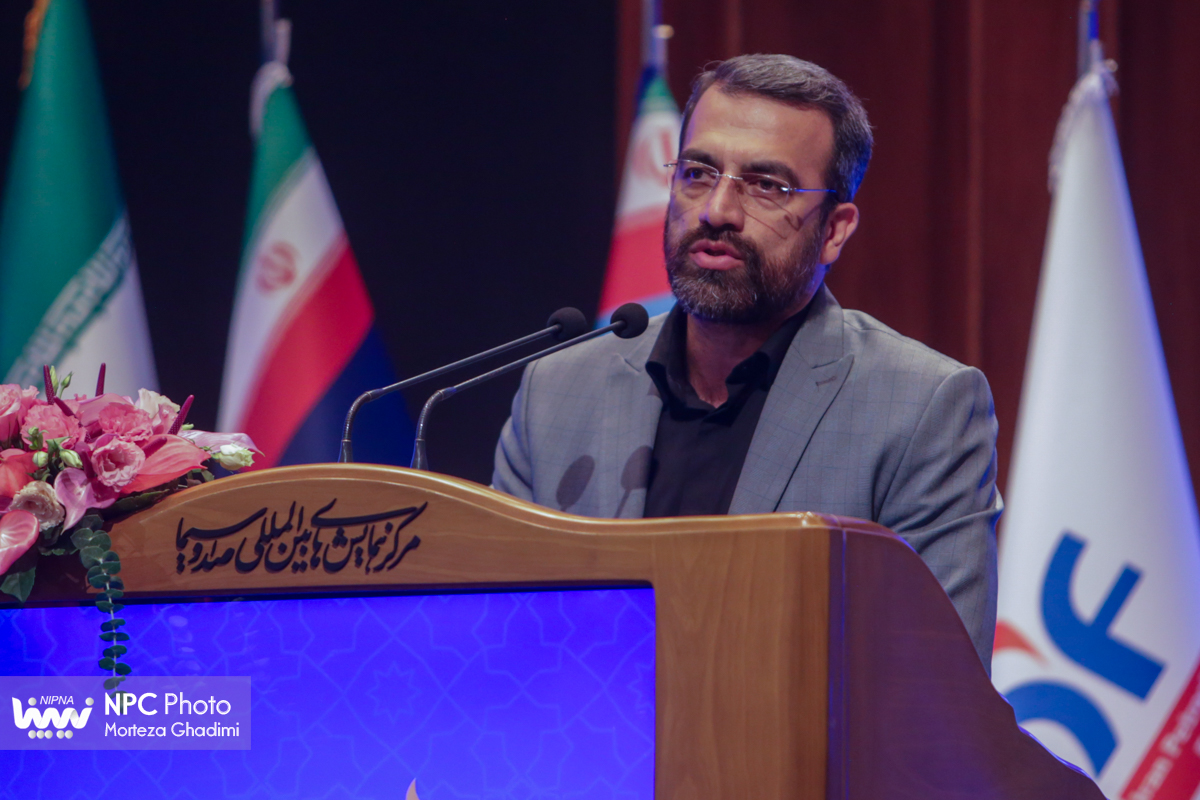 جلسه سرمایه گذاری و توسعه صنایع پتروشیمی (پانزدهمین همایش بین المللی صنعت پتروشیمی ایران (IPF)) 9