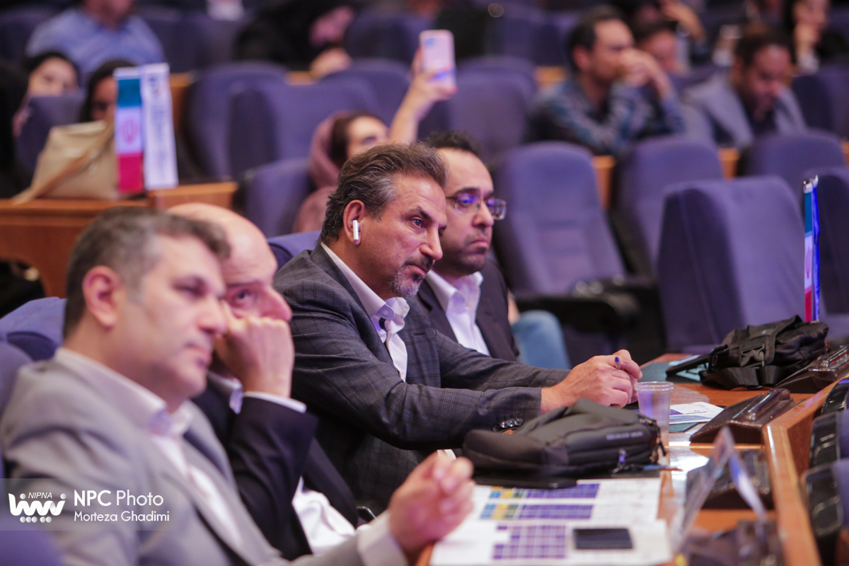 جلسه سرمایه گذاری و توسعه صنایع پتروشیمی (پانزدهمین همایش بین المللی صنعت پتروشیمی ایران (IPF)) 11