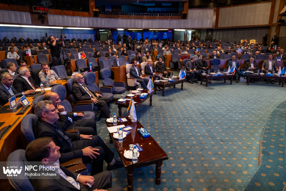 آیین اختتامیه پانزدهمین همایش بین المللی صنعت پتروشیمی ایران (IPF) 29