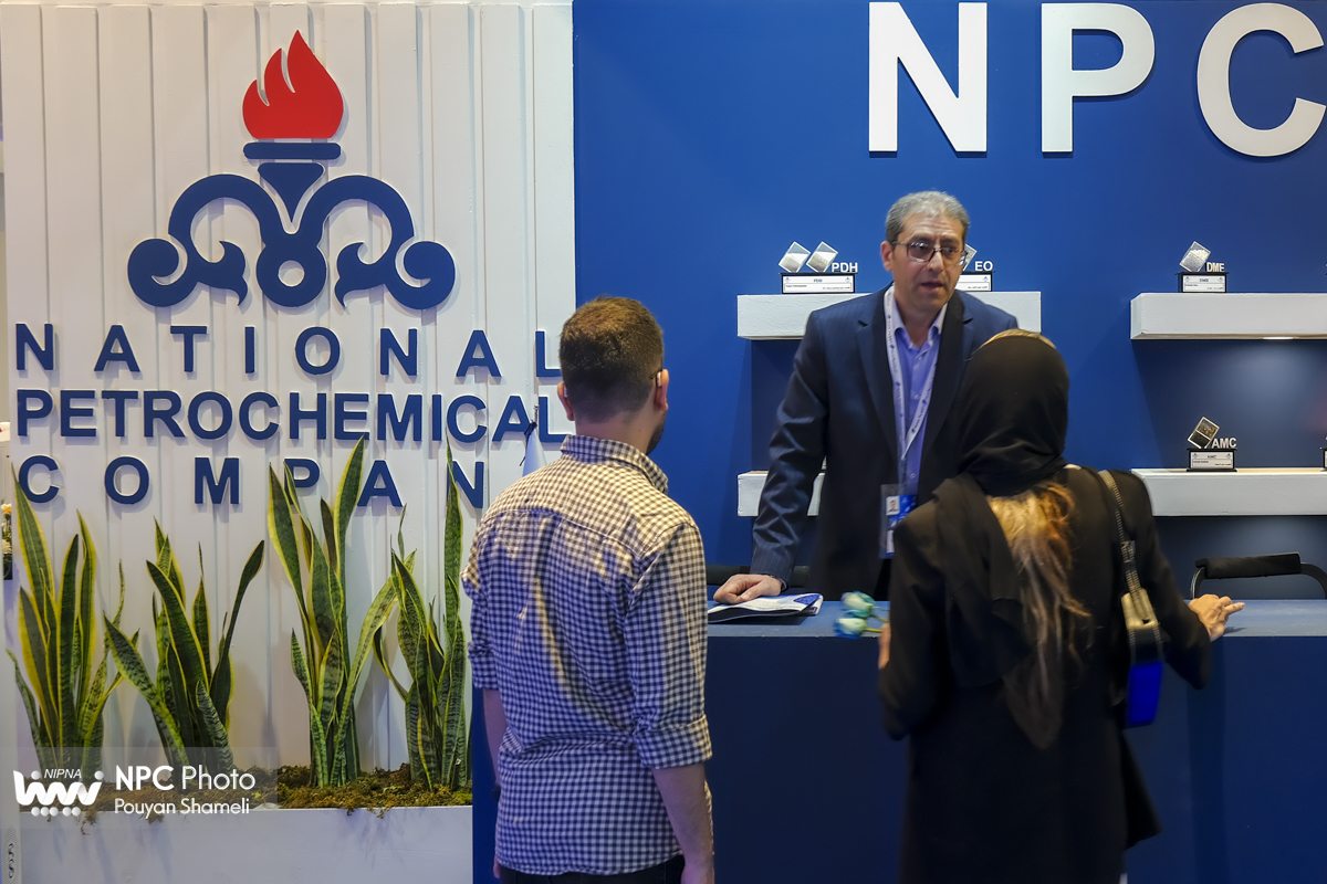 غرفه شرکت ملی صنایع پتروشیمی در اولین روز از هجدهمین نمایشگاه بین‌المللی ایران‌پلاست 52