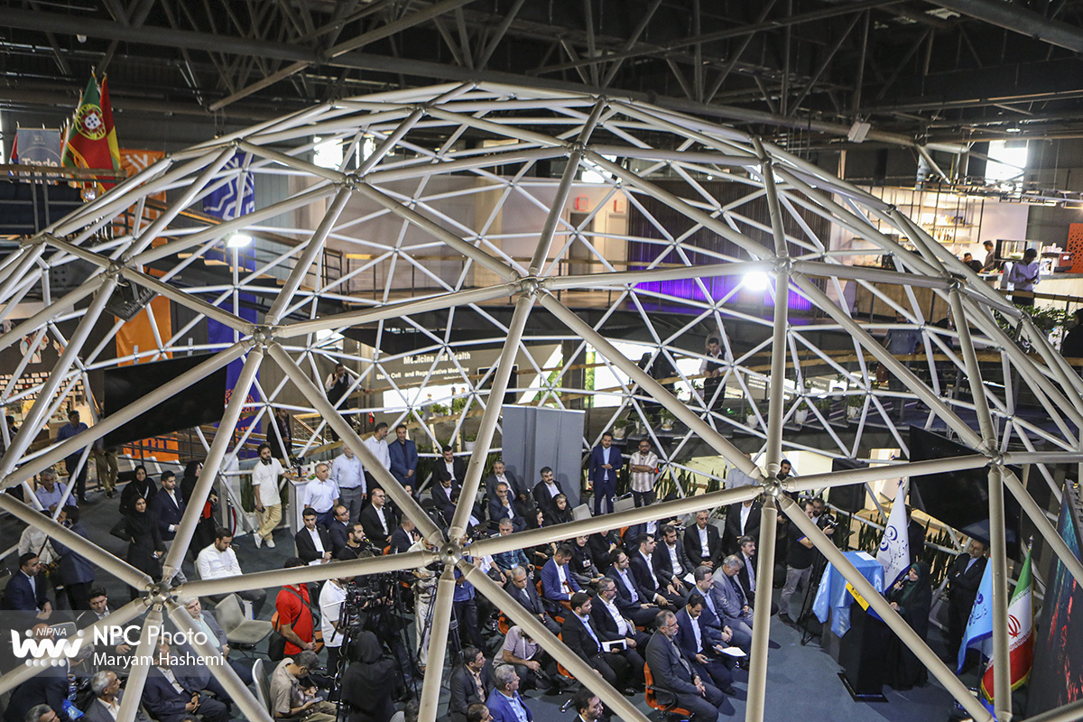 مراسم امضای قرارداد و تفاهم نامه و رونمایی از محصول شرکت ملی صنایع پتروشیمی 18