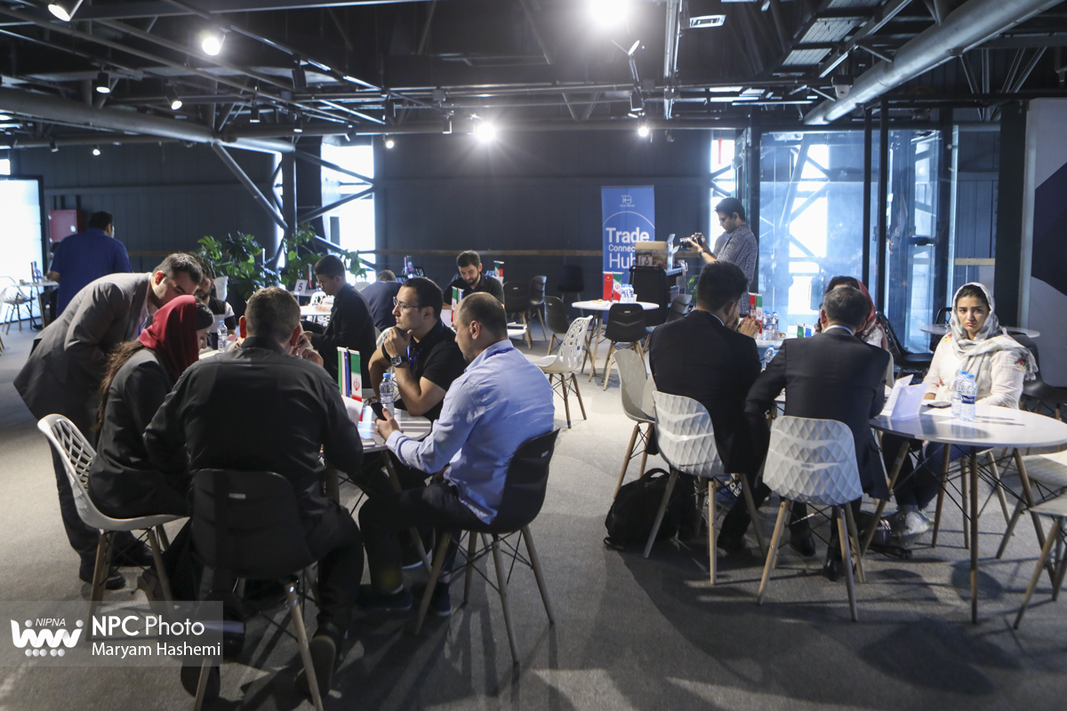جلسات B2B در حاشیه دومین روز از هجدهمین نمایشگاه بین‌المللی ایران‌پلاست 4