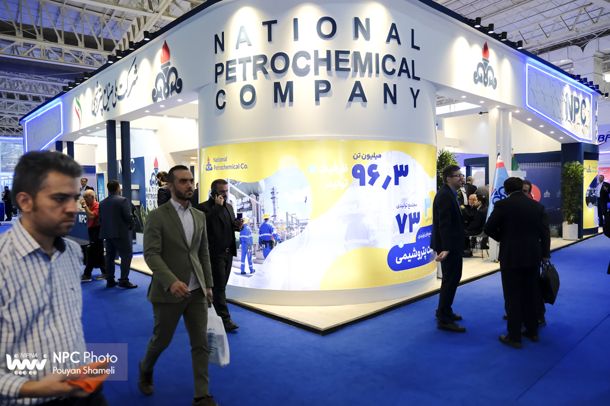 غرفه شرکت ملی صنایع پتروشیمی در دومین روز از هجدهمین نمایشگاه بین‌المللی ایران‌پلاست 35