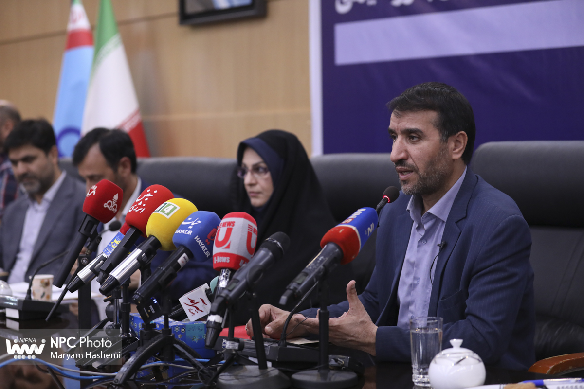 نشست خبری مدیرعامل شرکت ملی صنایع پتروشیمی در هجدهمین نمایشگاه ایران‌پلاست (2) 16