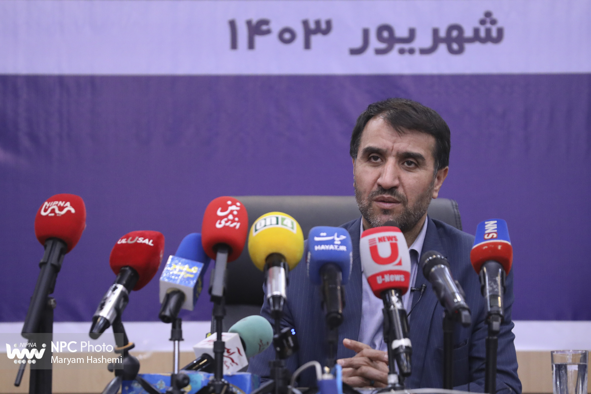 نشست خبری مدیرعامل شرکت ملی صنایع پتروشیمی در هجدهمین نمایشگاه ایران‌پلاست (2) 19