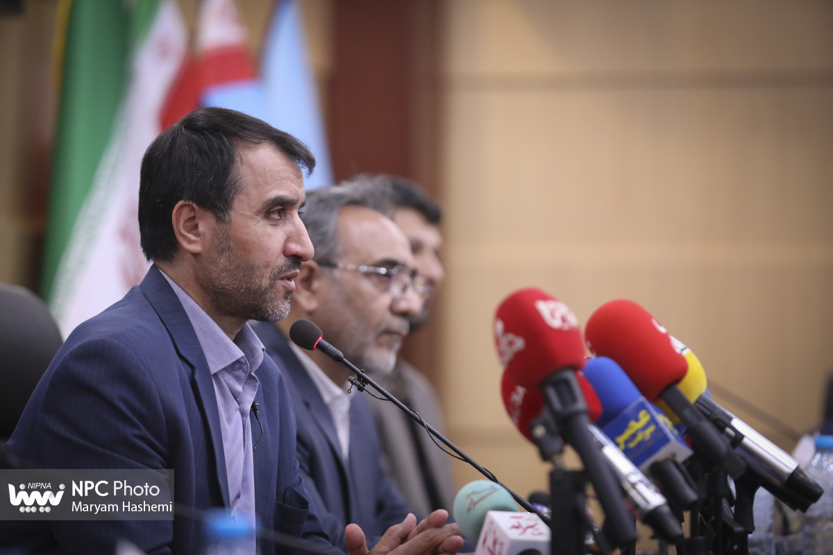 نشست خبری مدیرعامل شرکت ملی صنایع پتروشیمی در هجدهمین نمایشگاه ایران‌پلاست (2) 20