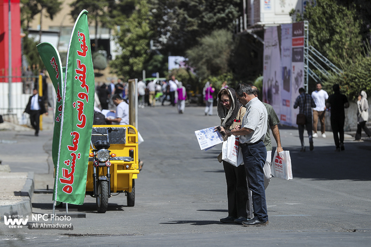 حاشیه های دومین روز از هجدهمین نمایشگاه بین‌المللی ایران‌پلاست 17