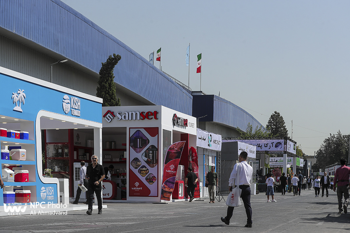 حاشیه های دومین روز از هجدهمین نمایشگاه بین‌المللی ایران‌پلاست 23