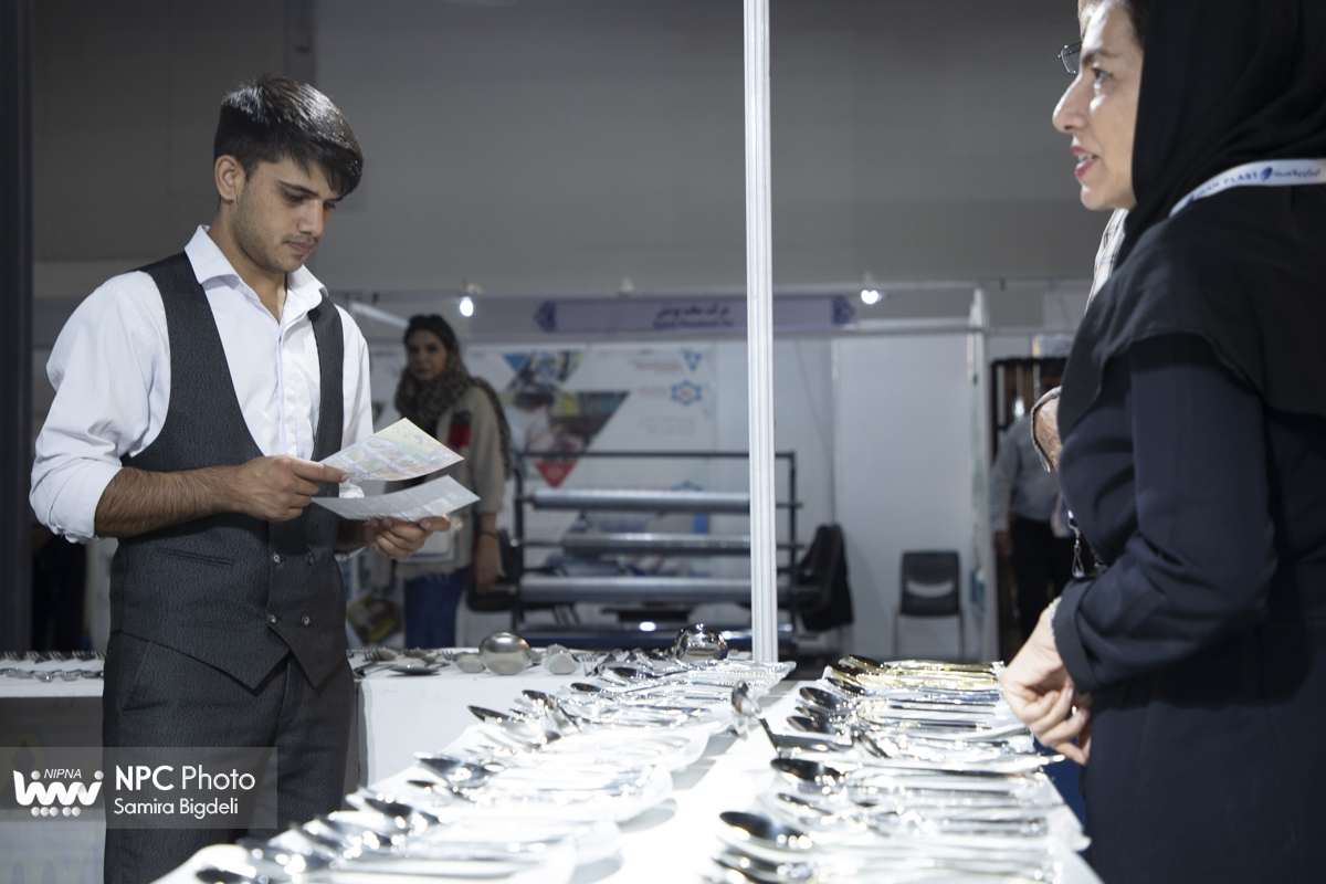 سالن 11 و 10 در دومین روز از هجدهمین نمایشگاه بین المللی ایران پلاست 15