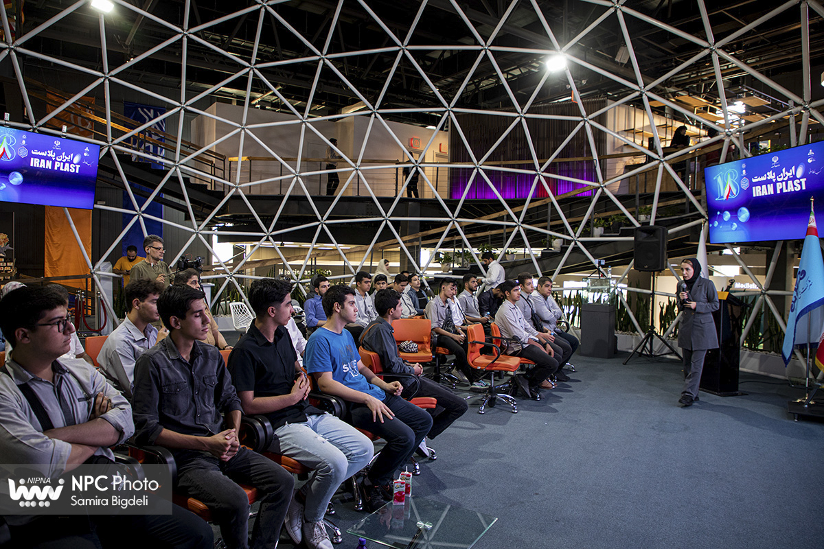 برگزاری کارگاه آموزشی بررسی تحولات آتی صنعت پتروشیمی و فرصت های سرمایه گذاری در بازار سرمایه  14