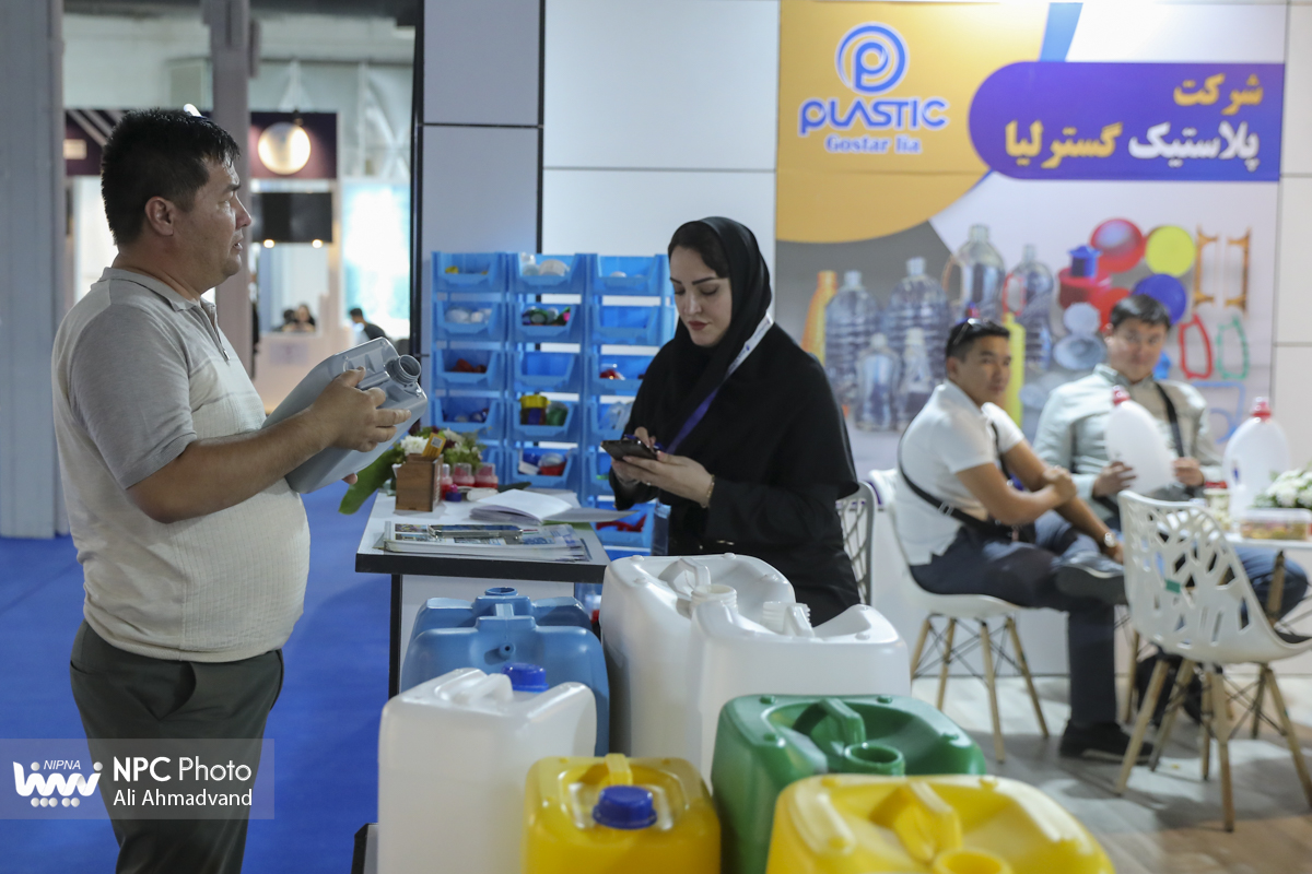 سالن 10-11 در سومین روز از هجدهمین نمایشگاه بین المللی ایران پلاست 20
