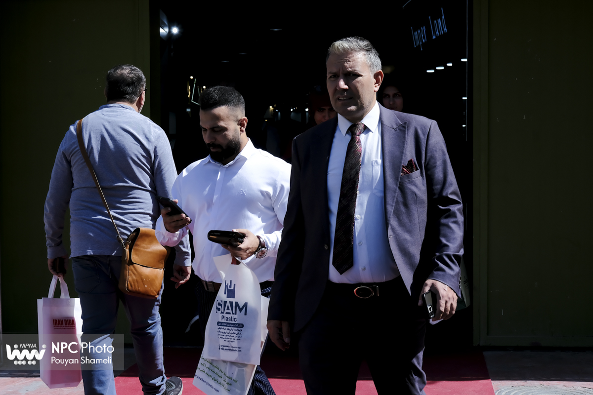 حاشیه های سومین روز از هجدهمین نمایشگاه بین‌المللی ایران‌پلاست 17