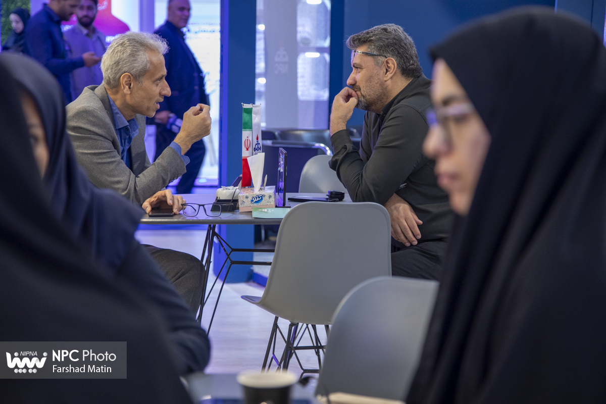 غرفه شرکت ملی صنایع پتروشیمی در سومین روز از هجدهمین نمایشگاه بین‌المللی ایران‌پلاست 38