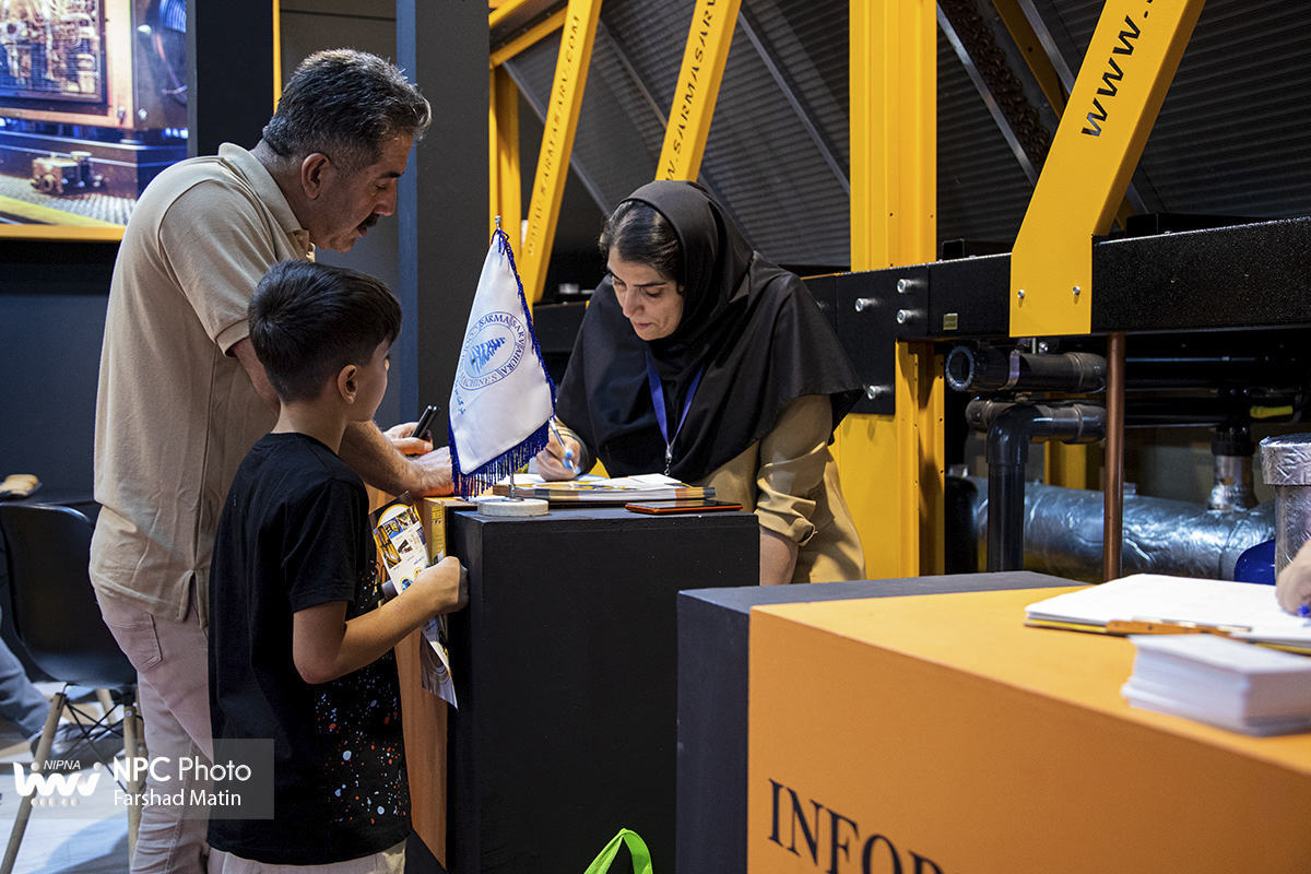 سالن 38A در سومین روز از هجدهمین نمایشگاه بین المللی ایران پلاست 54