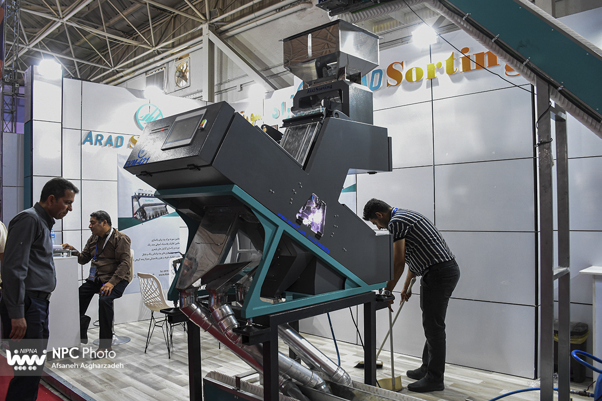 سالن 38B در سومین روز از هجدهمین نمایشگاه بین المللی ایران پلاست 44