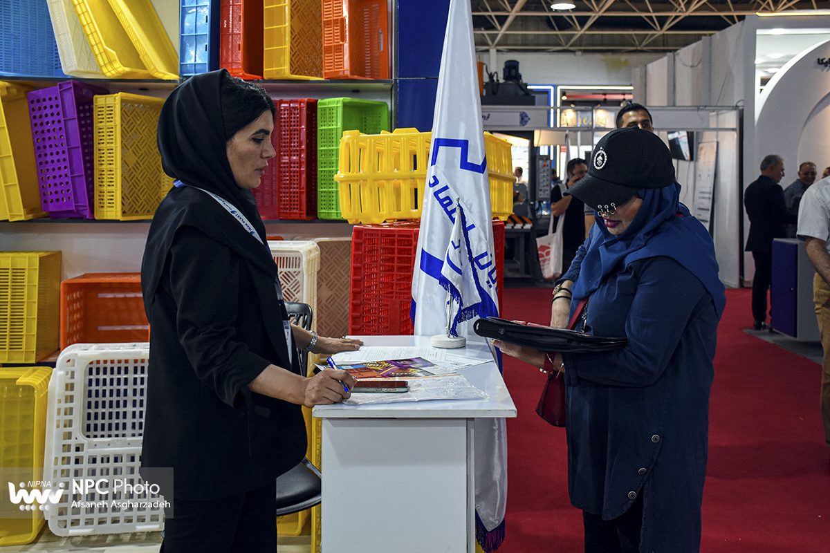 سالن 38B در سومین روز از هجدهمین نمایشگاه بین المللی ایران پلاست 47