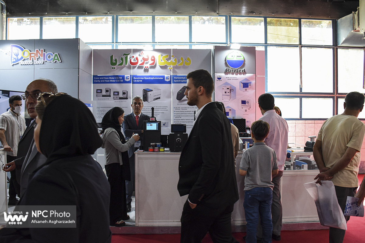 سالن میلاد (31) در آخرین روز از هجدهمین نمایشگاه بین المللی ایران پلاست 35