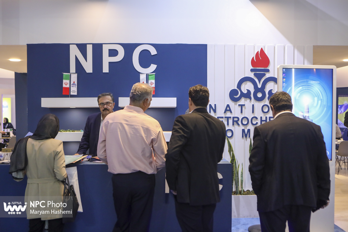 غرفه شرکت ملی صنایع پتروشیمی در روز پایانی از هجدهمین نمایشگاه بین‌المللی ایران‌پلاست 15