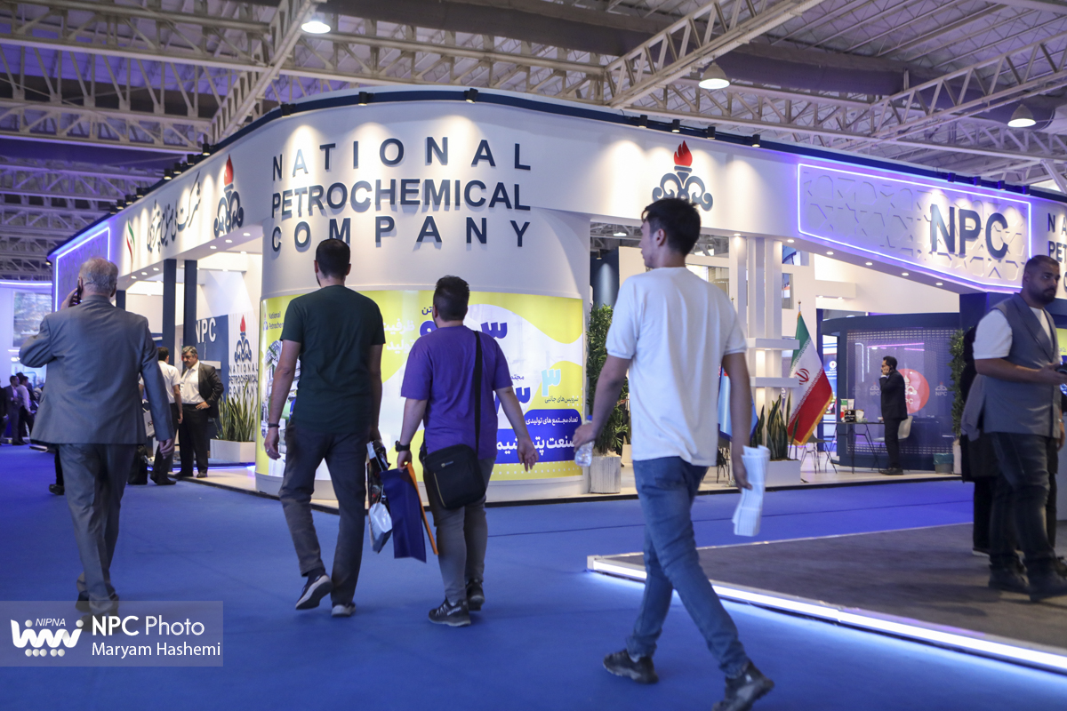غرفه شرکت ملی صنایع پتروشیمی در روز پایانی از هجدهمین نمایشگاه بین‌المللی ایران‌پلاست 16