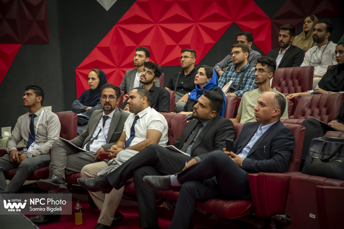 برگزاری کارگاه آموزشی بررسی تست خواص فیزیکی و مکانیکی پلیمرها 5