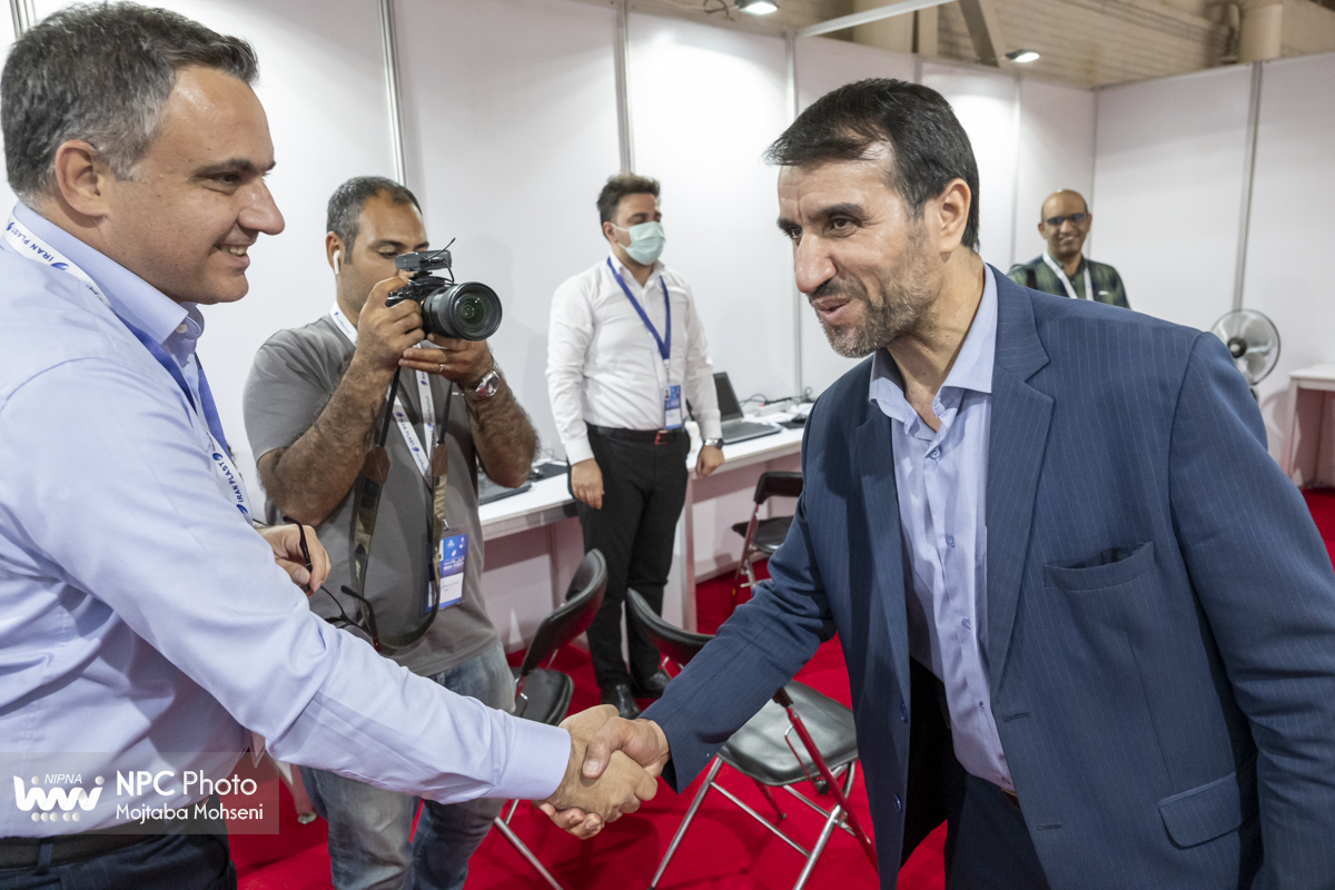 بازدید مدیرعامل شرکت ملی صنایع پتروشیمی از ستاد اجرایی در هجدهمین نمایشگاه ایران‌پلاست  4