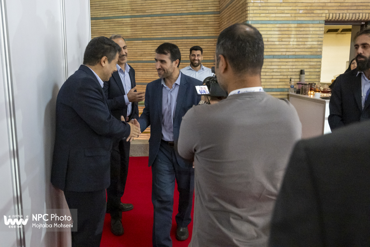 بازدید مدیرعامل شرکت ملی صنایع پتروشیمی از ستاد اجرایی در هجدهمین نمایشگاه ایران‌پلاست  10