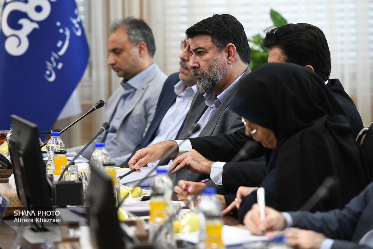 نشست مجمع عمومی شرکت ملی صنایع پتروشیمی 17