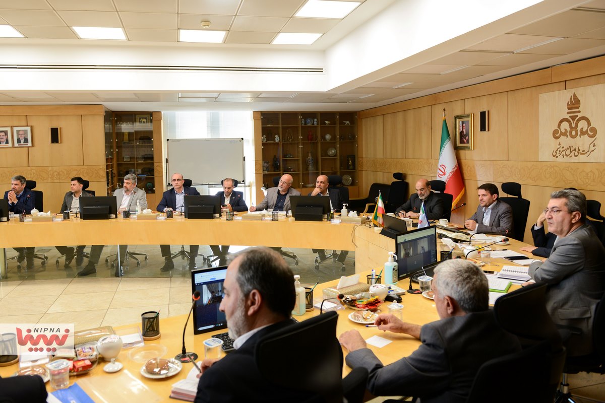 نشست هم اندیشی مدیران صنعت پتروشیمی 3