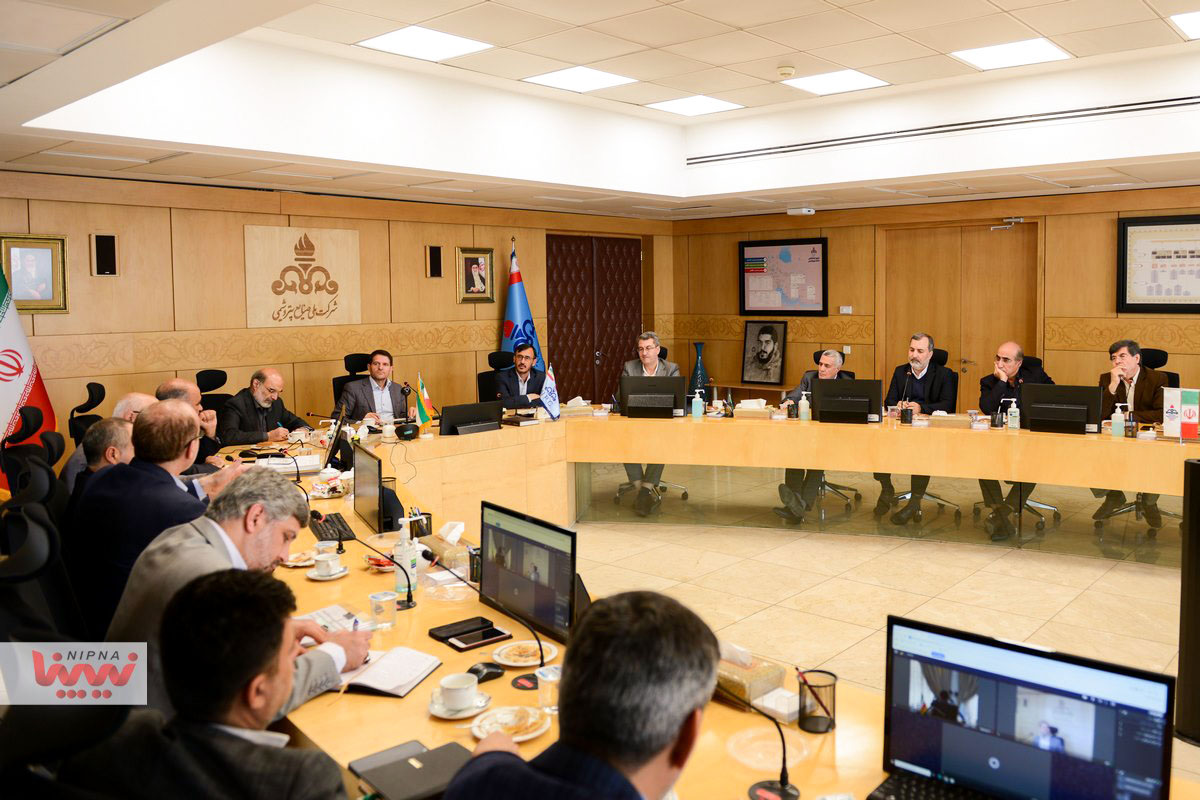 نشست هم اندیشی مدیران صنعت پتروشیمی 8