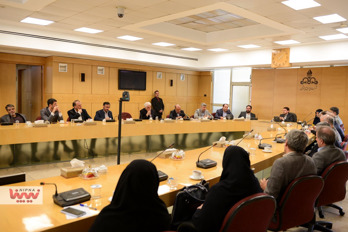 مراسم تودیع و معارفه رئیس دفتر مدیرعامل شرکت ملی صنایع پتروشیمی 18