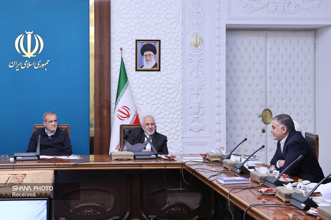 نشست بررسی آخرین وضعیت پروژه‌های مشترک سرمایه‌گذاری با کشورهای خارجی در نهاد ریاست جمهوری 1