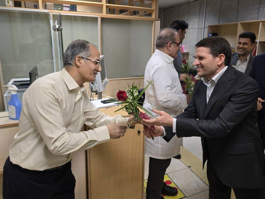 تقدیر از کادر درمان شرکت ملی صنایع پتروشیمی به مناسبت روز پرستار  8