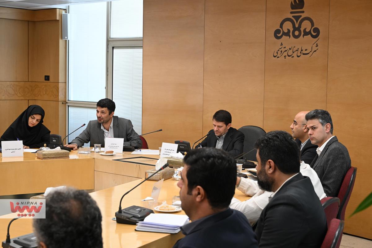 نشست هم اندیشی دکتر عباس زاده با انجمن های تخصصی صنایع تکمیلی پتروشیمی  6