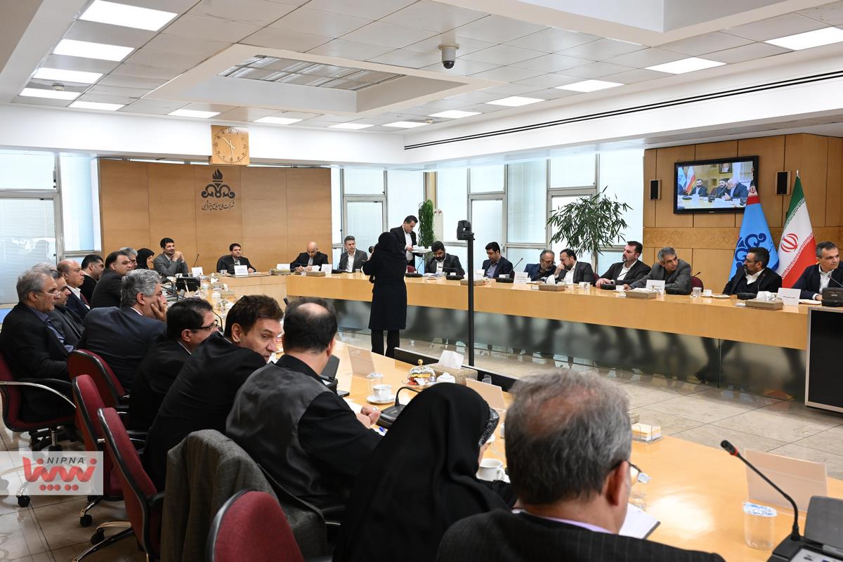 نشست هم اندیشی دکتر عباس زاده با انجمن های تخصصی صنایع تکمیلی پتروشیمی  12