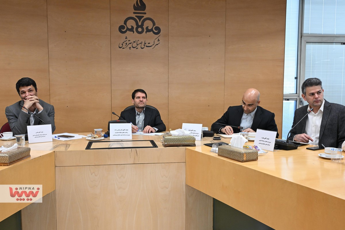 نشست هم اندیشی دکتر عباس زاده با انجمن های تخصصی صنایع تکمیلی پتروشیمی  14