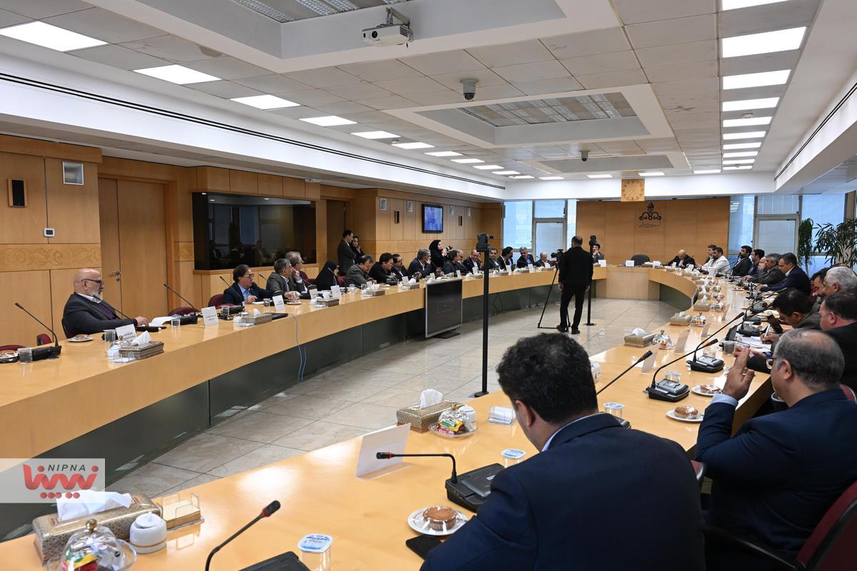 نشست هم اندیشی دکتر عباس زاده با انجمن های تخصصی صنایع تکمیلی پتروشیمی  27