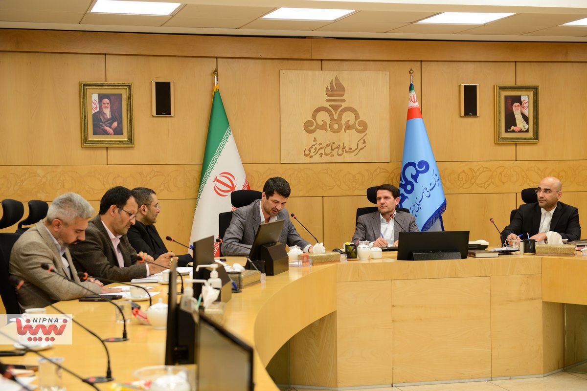 گزارش تصویری جلسه دکتر حسن عباس زاده مدیرعامل شرکت ملی صنایع پتروشیمی با مدیریت صنایع پایین دستی 9