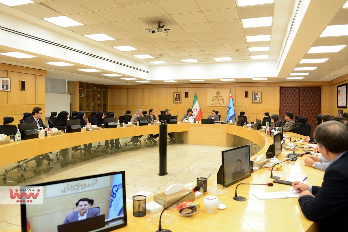 گزارش تصویری جلسه دکتر حسن عباس زاده مدیرعامل شرکت ملی صنایع پتروشیمی با مدیریت صنایع پایین دستی 10