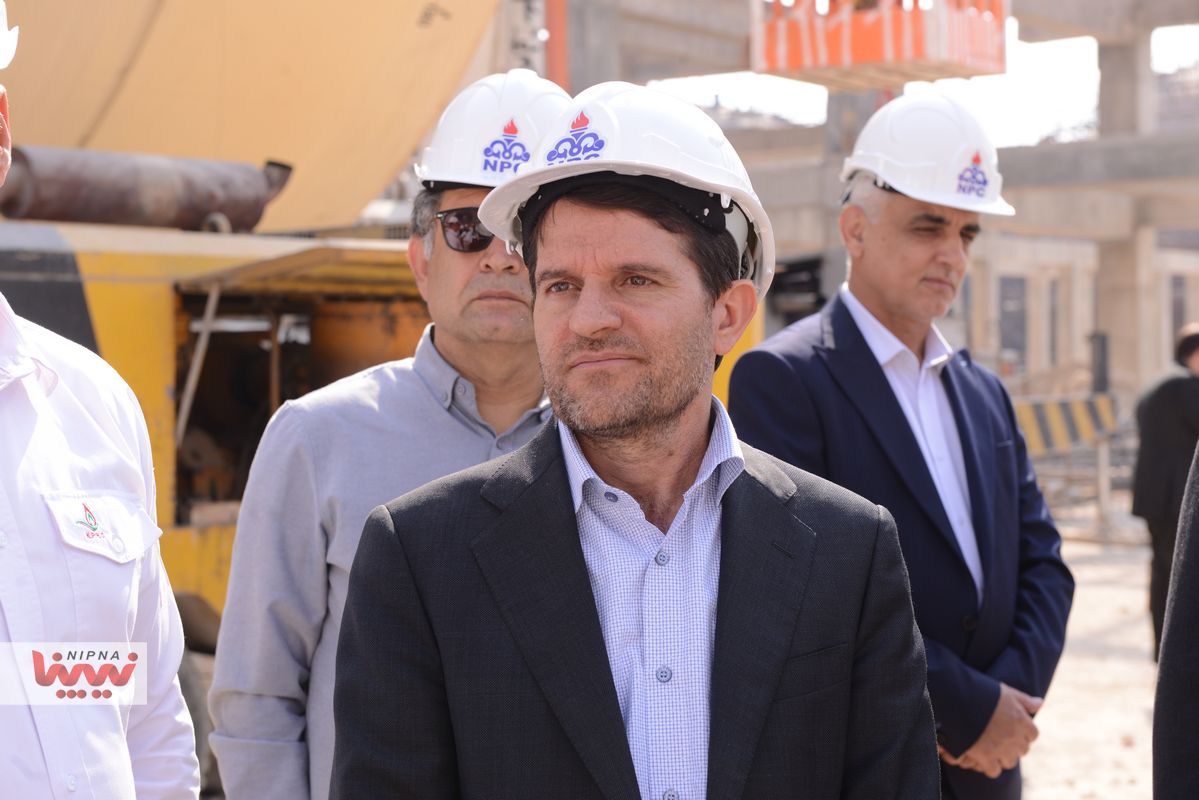 بازدید معاون وزیر نفت و مدیرعامل شرکت ملی صنایع پتروشیمی از پتروپالایش کنگان 5