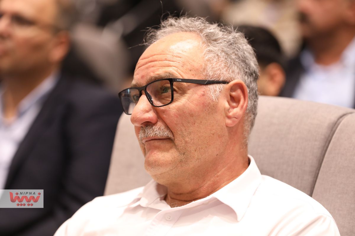 نشست تخصصی مدیران تعالی صنعت پتروشیمی با حضور معاون وزیر نفت در امور پتروشیمی 6