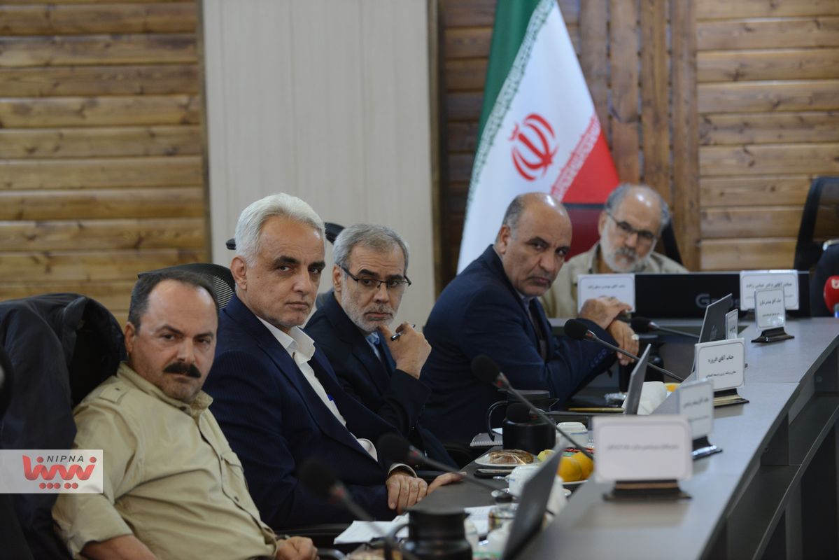 نشست بررسی وضعیت طرح های پتروشیمی مستقر در کنگان و منطقه ویژه انرژی پارس  8