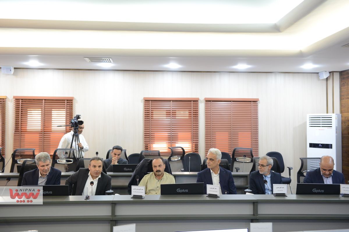 نشست بررسی وضعیت طرح های پتروشیمی مستقر در کنگان و منطقه ویژه انرژی پارس  10