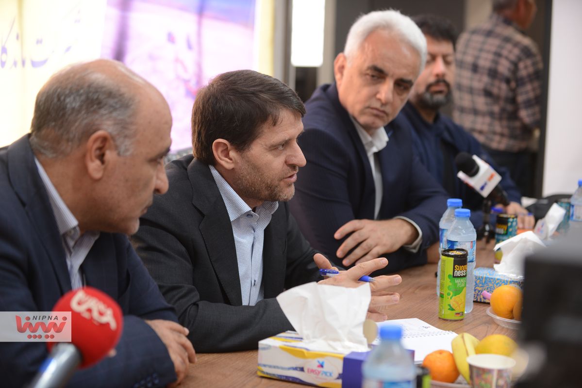 نشست بررسی روند پیشرفت طرح پتروپردیس سینا با حضور مدیرعامل شرکت ملی صنایع پتروشیمی و محمدرضا نعمت زاده 1