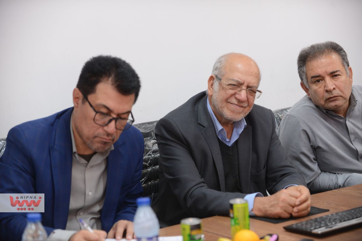 نشست بررسی روند پیشرفت طرح پتروپردیس سینا با حضور مدیرعامل شرکت ملی صنایع پتروشیمی و محمدرضا نعمت زاده 2