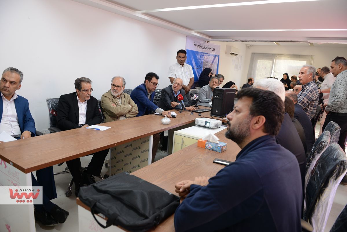 نشست بررسی روند پیشرفت طرح پتروپردیس سینا با حضور مدیرعامل شرکت ملی صنایع پتروشیمی و محمدرضا نعمت زاده 8