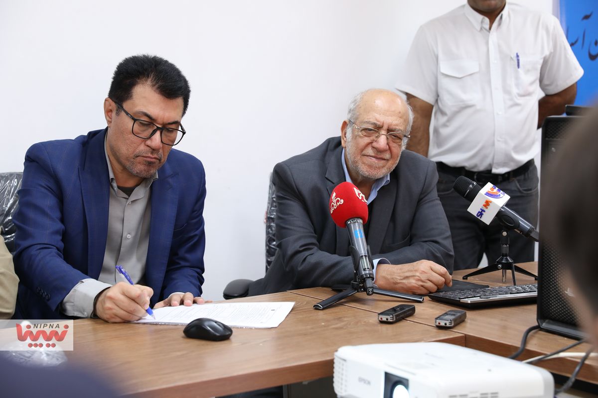 نشست بررسی روند پیشرفت طرح پتروپردیس سینا با حضور مدیرعامل شرکت ملی صنایع پتروشیمی و محمدرضا نعمت زاده 11