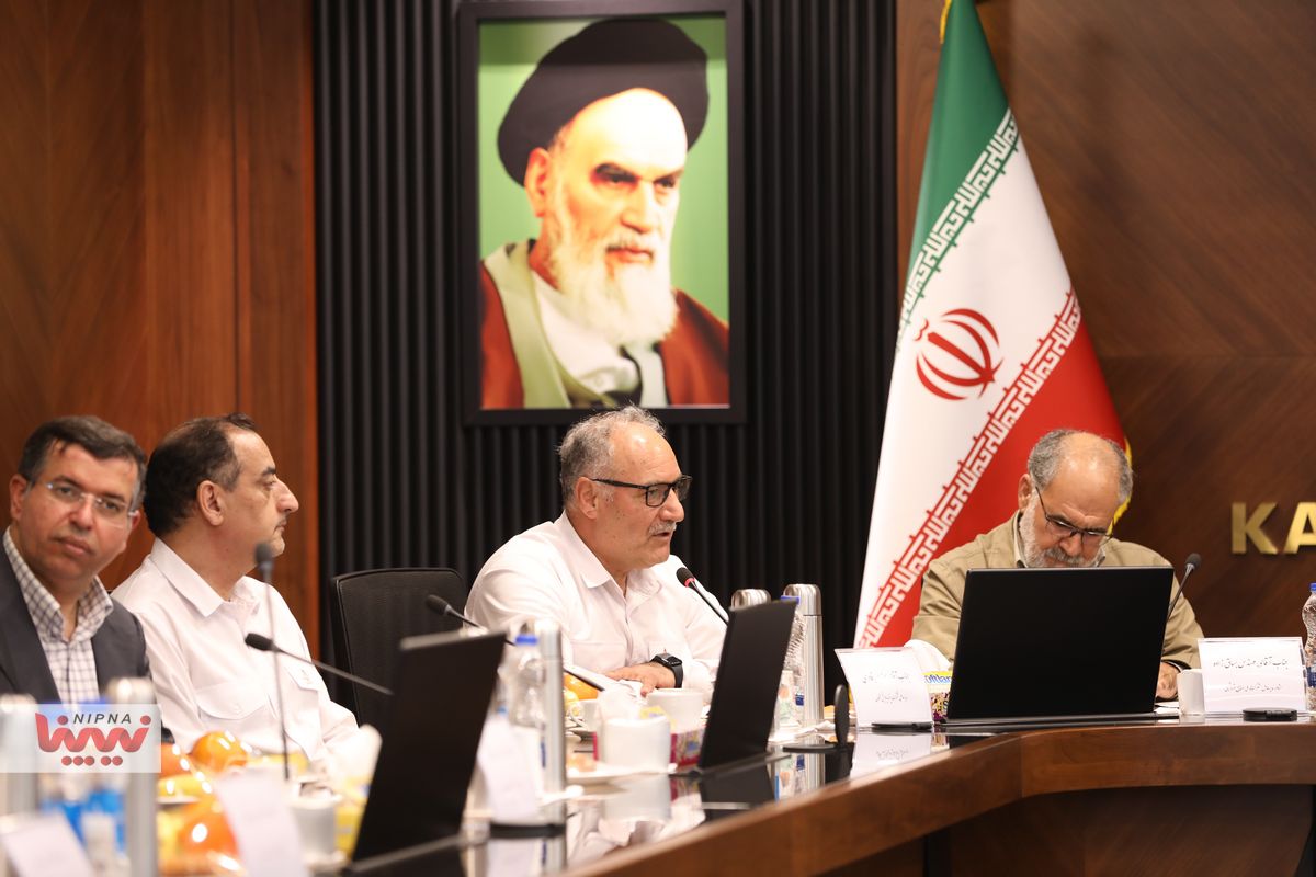 نشست بررسی روند پیشرفت طرح های پتروشیمی پتروپالایش کنگان با حضور معاون وزیر نفت در امور پتروشیمی 23