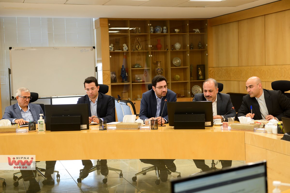 نشست تخصصی بررسی برنامه هفتم توسعه در صنعت پتروشیمی  2