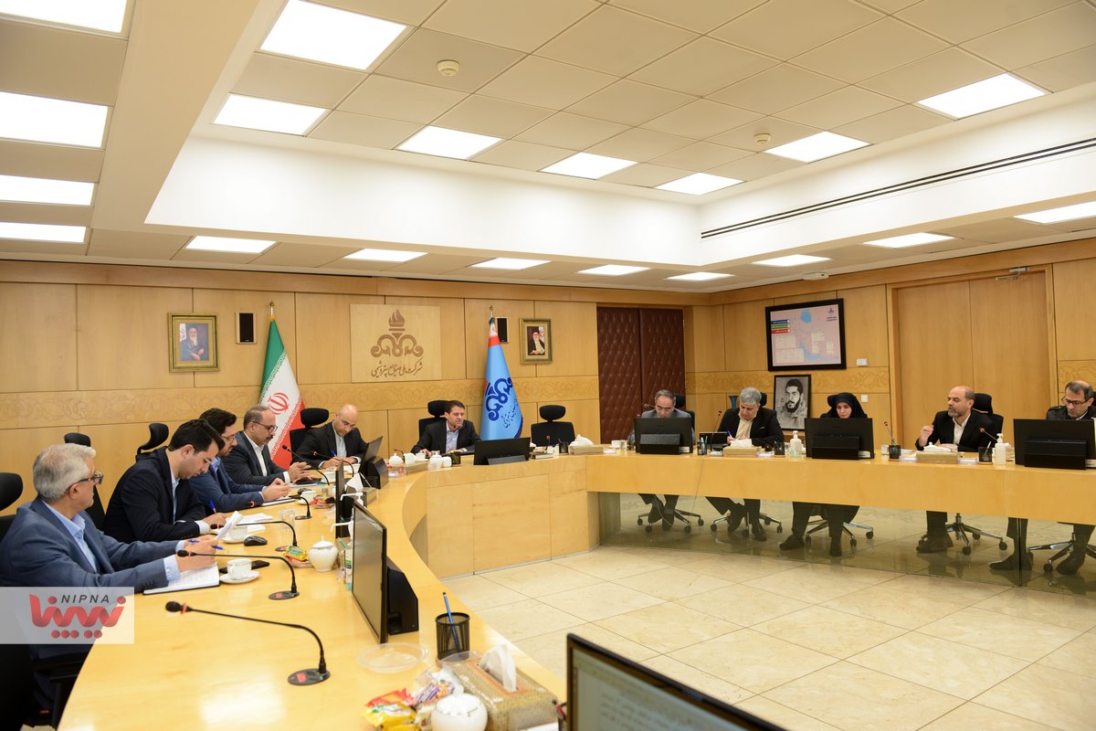 نشست تخصصی بررسی برنامه هفتم توسعه در صنعت پتروشیمی  8